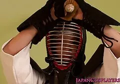 นั่นคือทำไมมือของเธอถูกมัดเข้าไปในช่องคลอด หนัง วีดีโอ โป๊